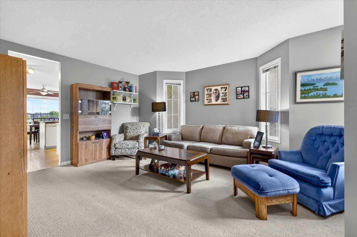 6 Harvest Grove Green NE