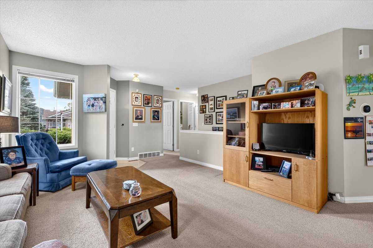6 Harvest Grove Green NE