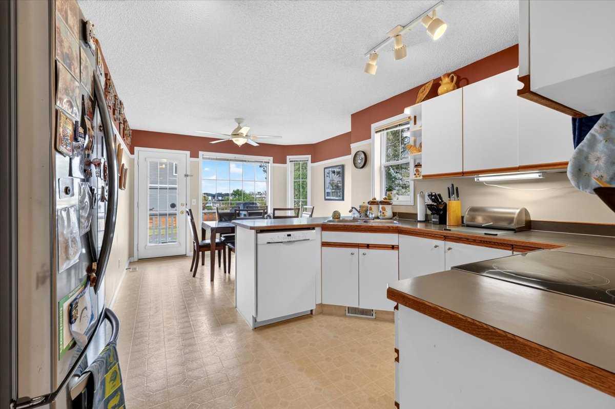 6 Harvest Grove Green NE
