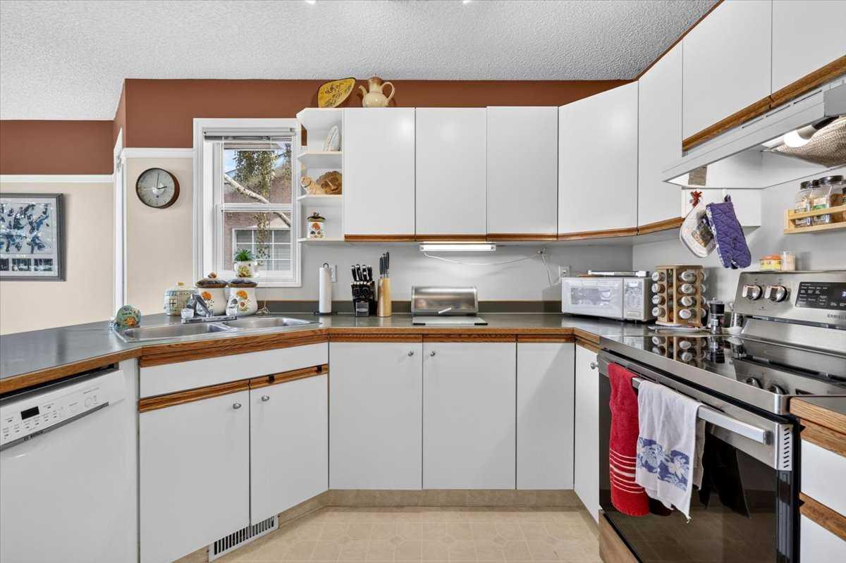 6 Harvest Grove Green NE