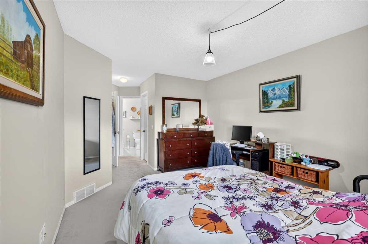 6 Harvest Grove Green NE