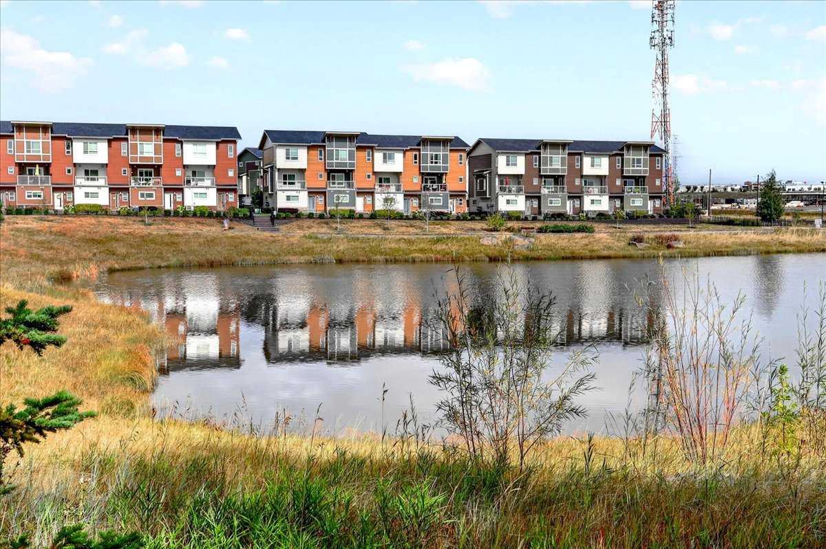 6 Harvest Grove Green NE