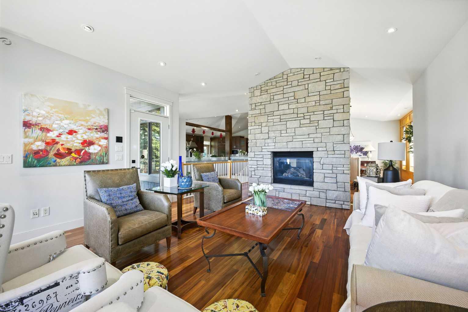 16 Spring Valley Lane SW