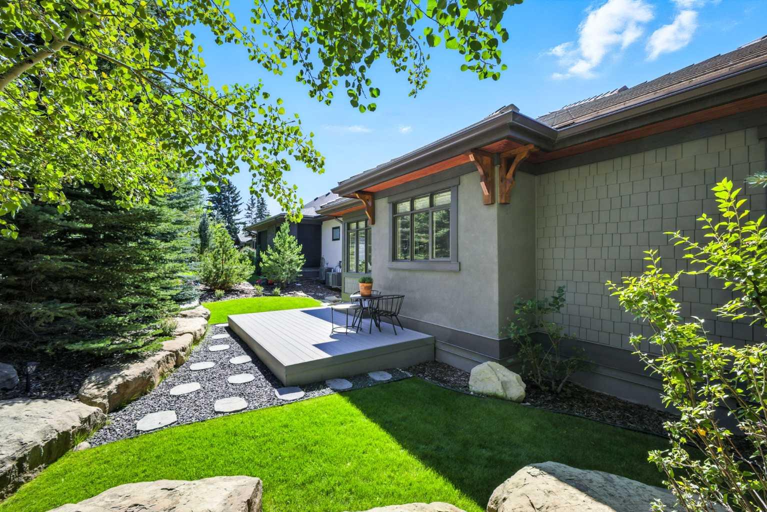 16 Spring Valley Lane SW