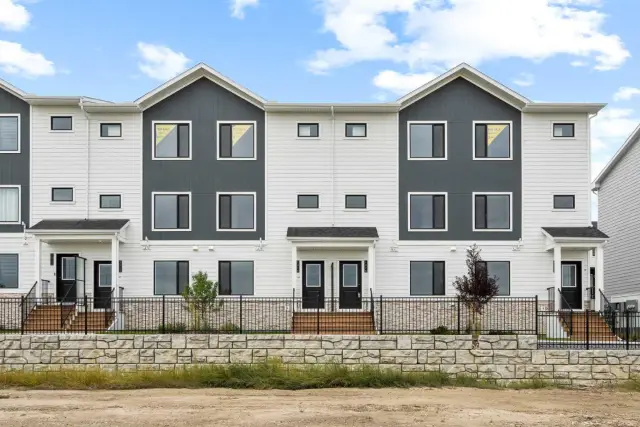 1414, 25 Wildwoods Court SW