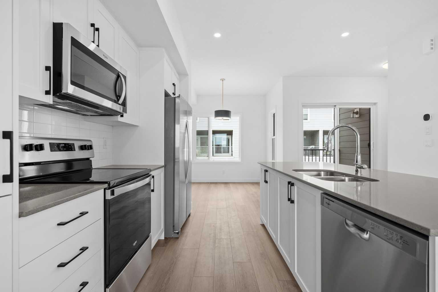 1414, 25 Wildwoods Court SW