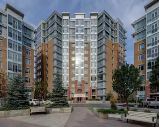 604, 32 Varsity Estates Circle NW