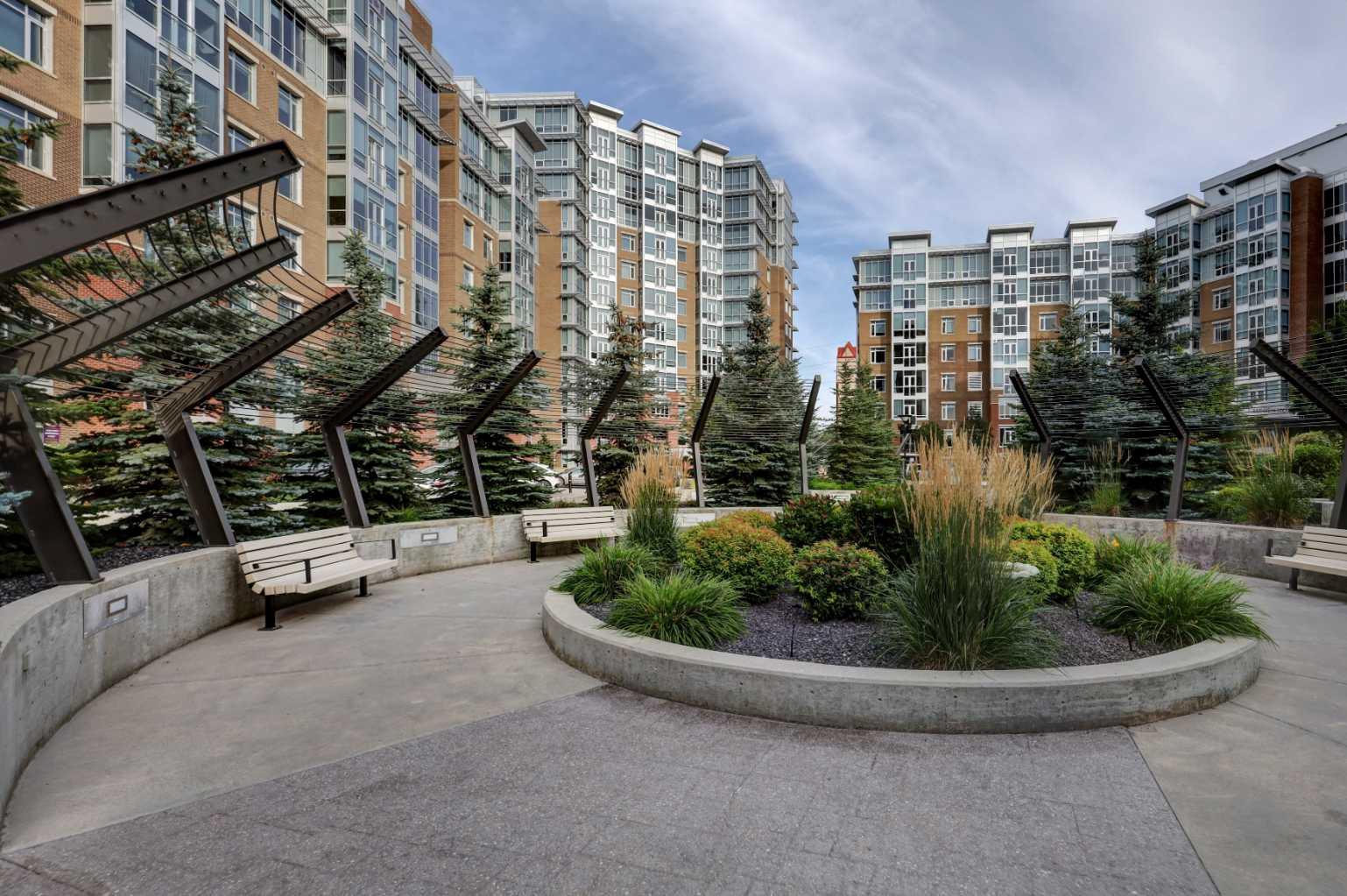 604, 32 Varsity Estates Circle NW