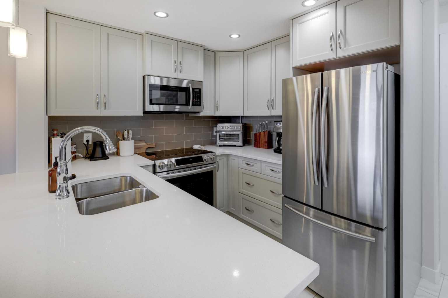 604, 32 Varsity Estates Circle NW