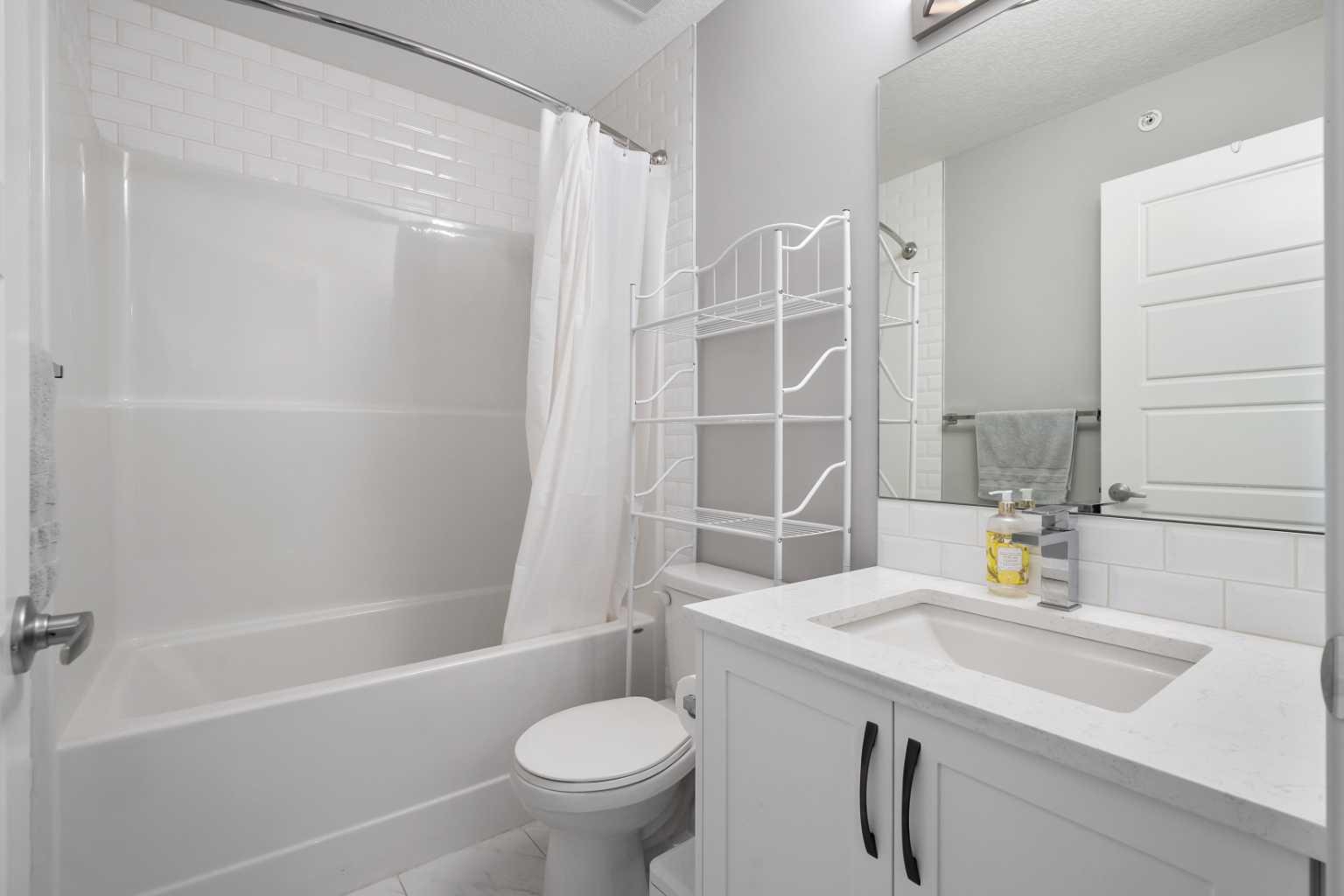 411, 4350 Seton Drive SE