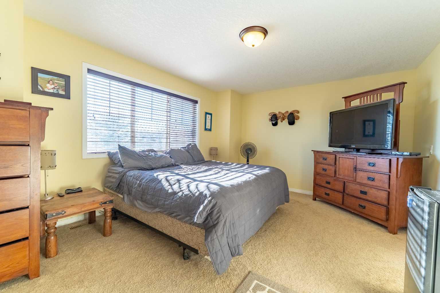 142 West Pointe Circle 