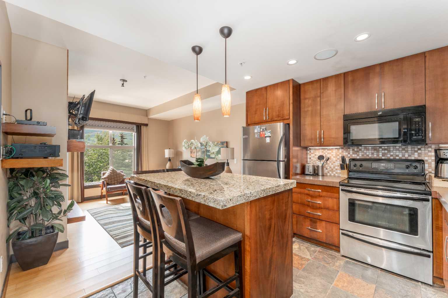 211C, 1818 Mountain Avenue 