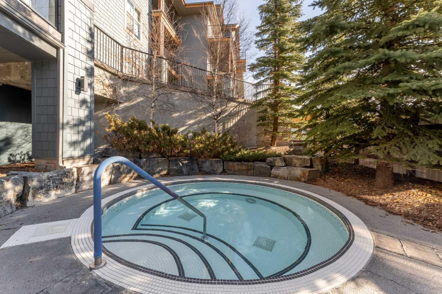 211C, 1818 Mountain Avenue 