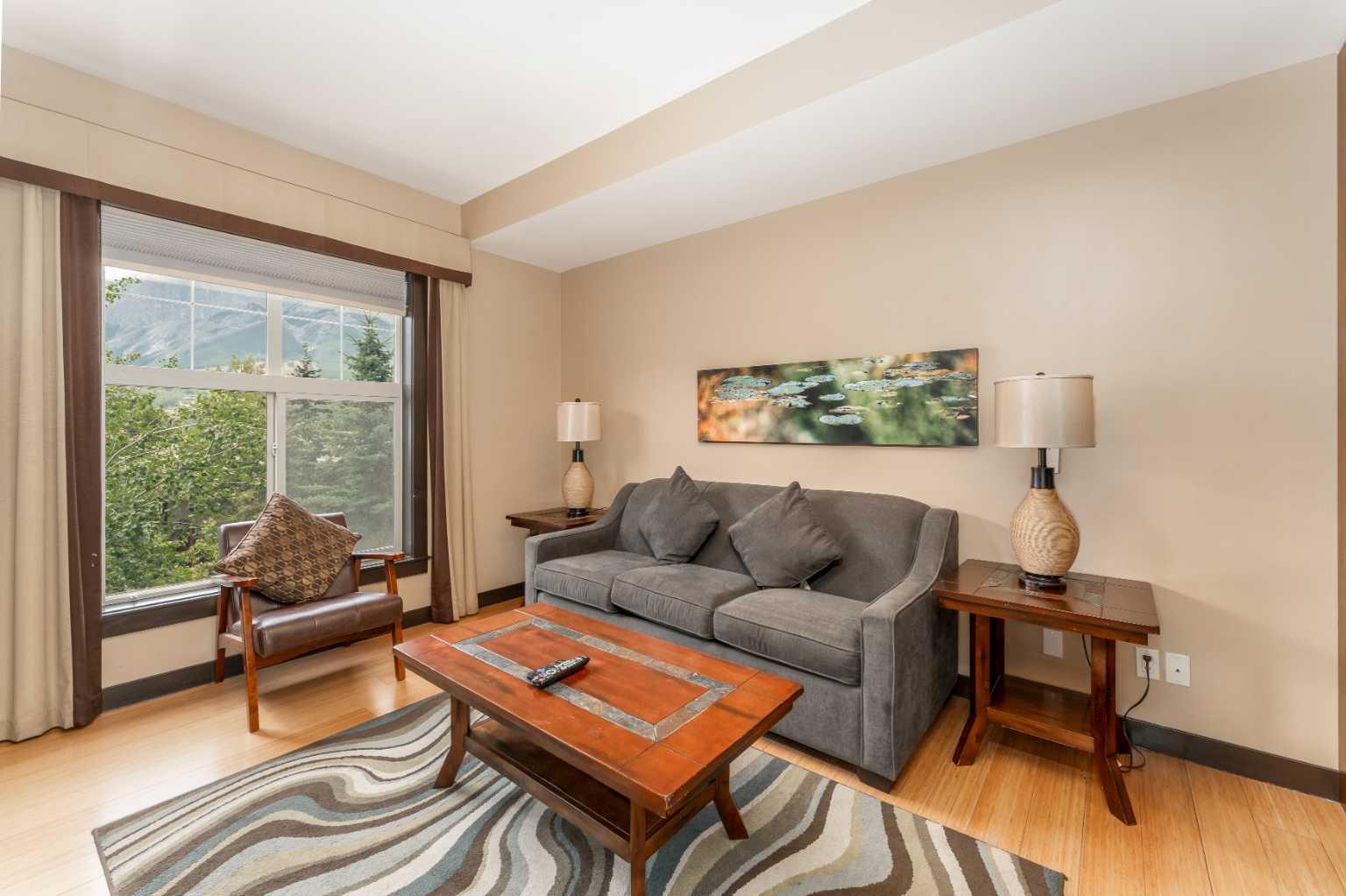 211C, 1818 Mountain Avenue 