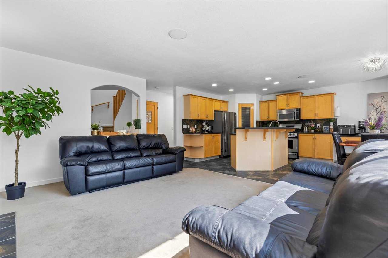 57 Everwillow Boulevard SW