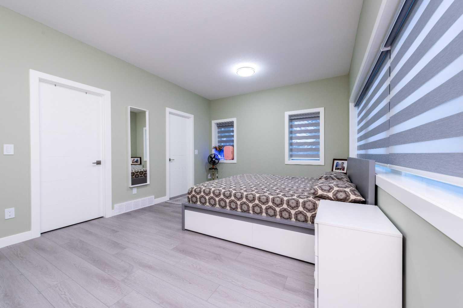 6 Strathridge Lane SW