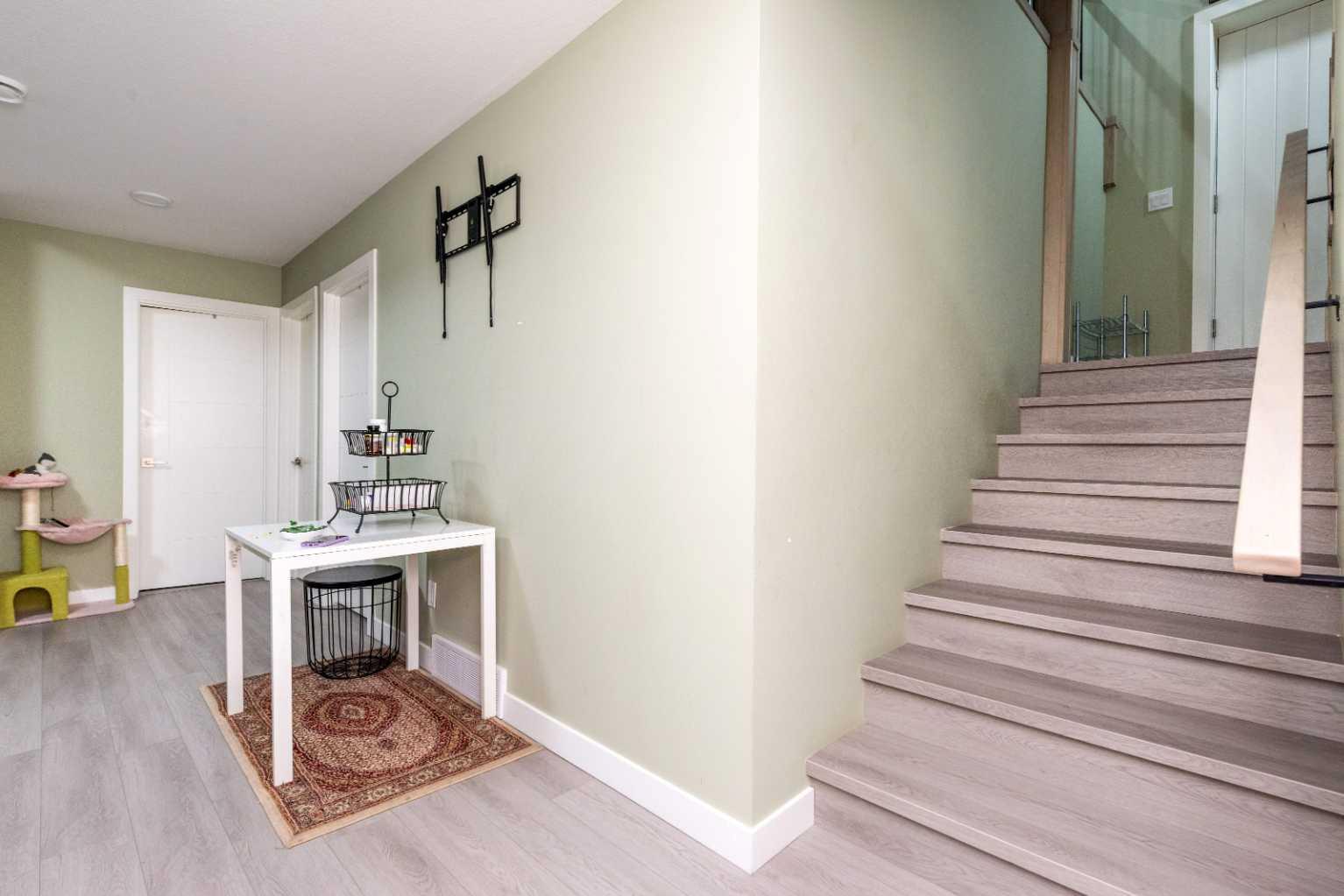 6 Strathridge Lane SW