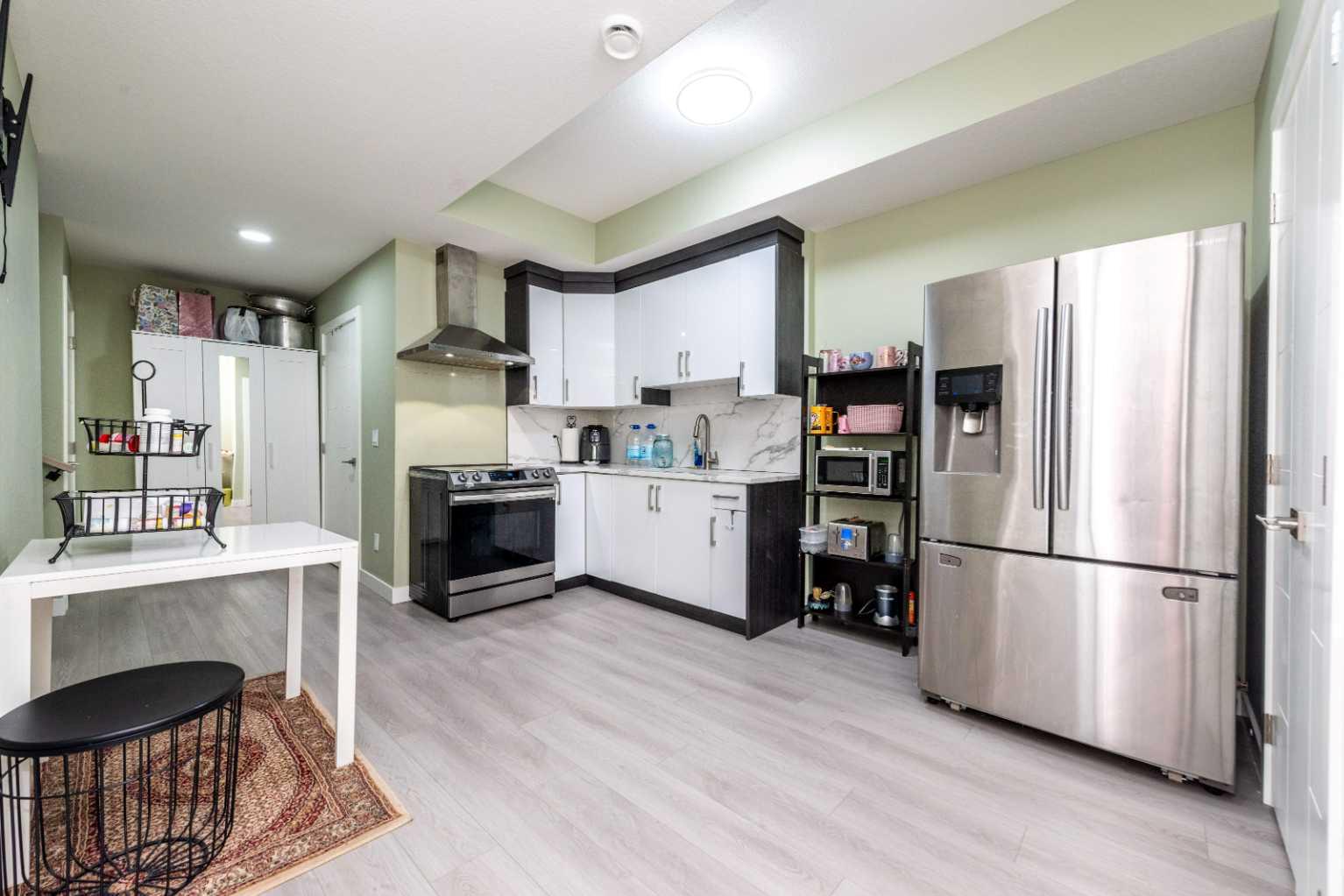 6 Strathridge Lane SW