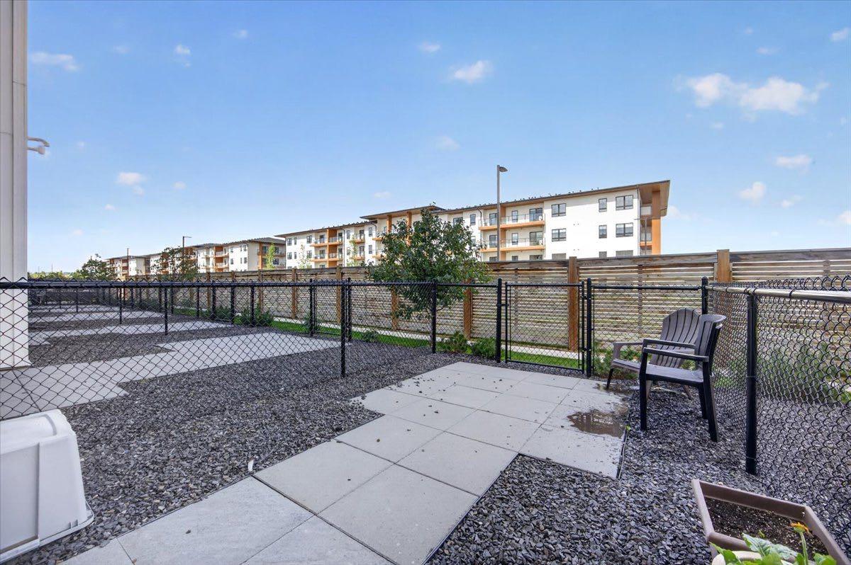 213 Les Jardins Park SE