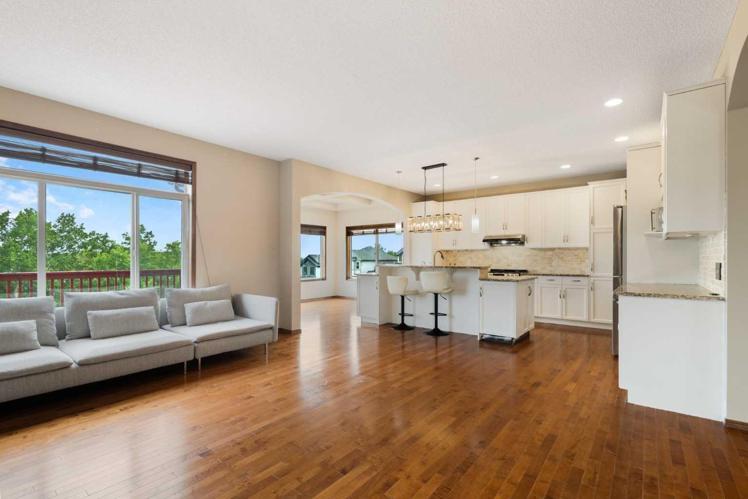 105 cortina Bay SW