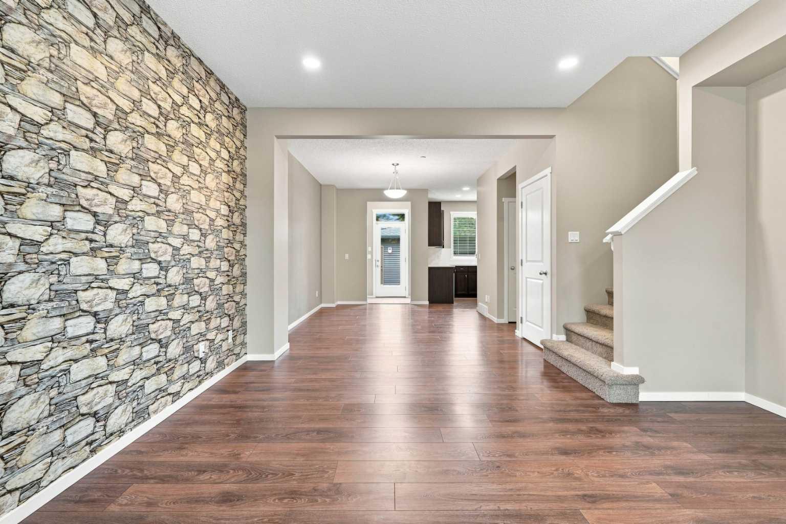 146 Livingston Avenue NE