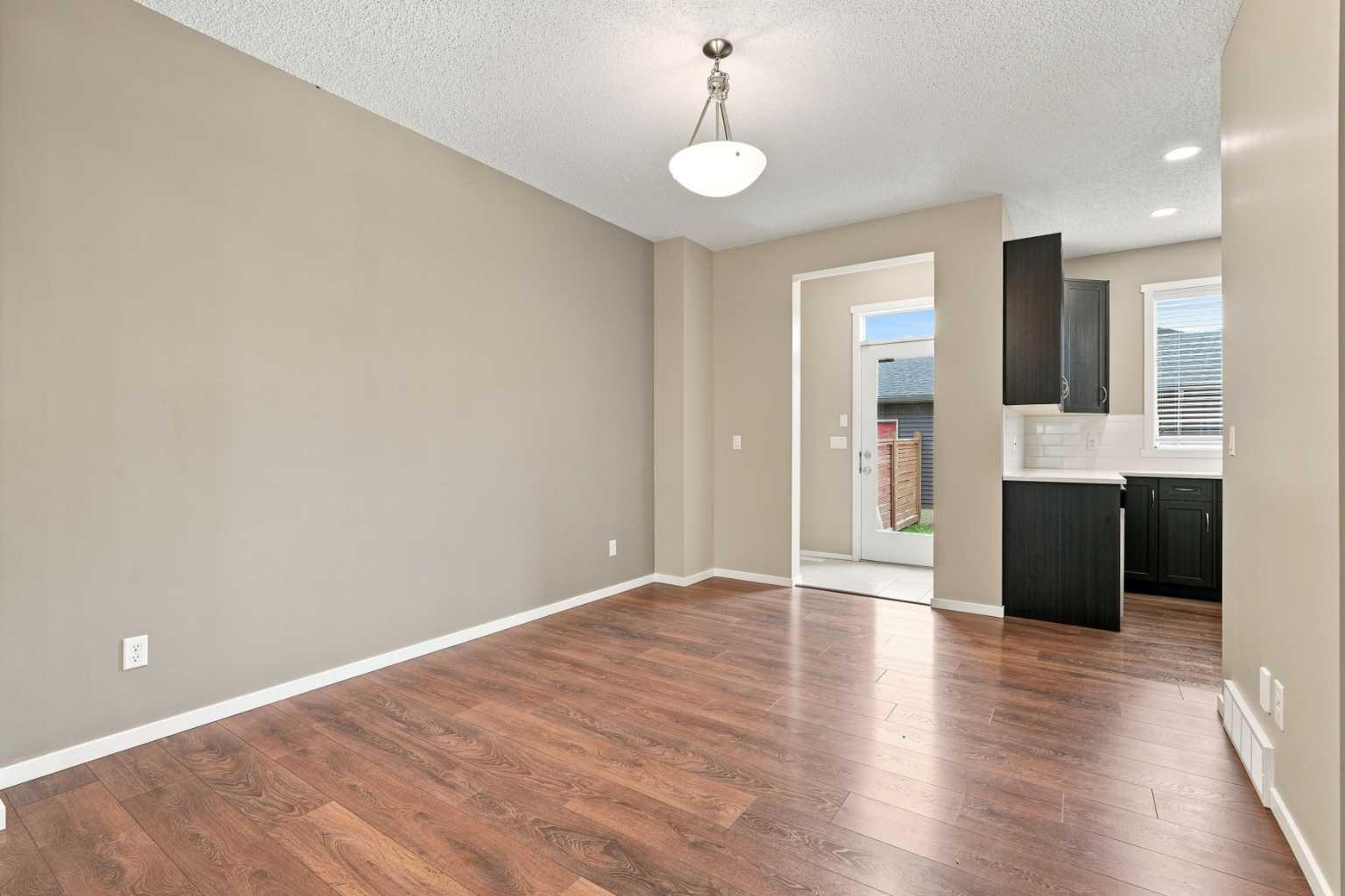 146 Livingston Avenue NE