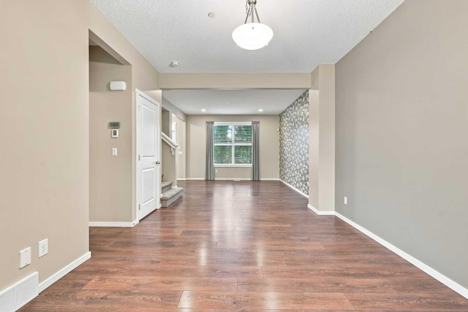 146 Livingston Avenue NE