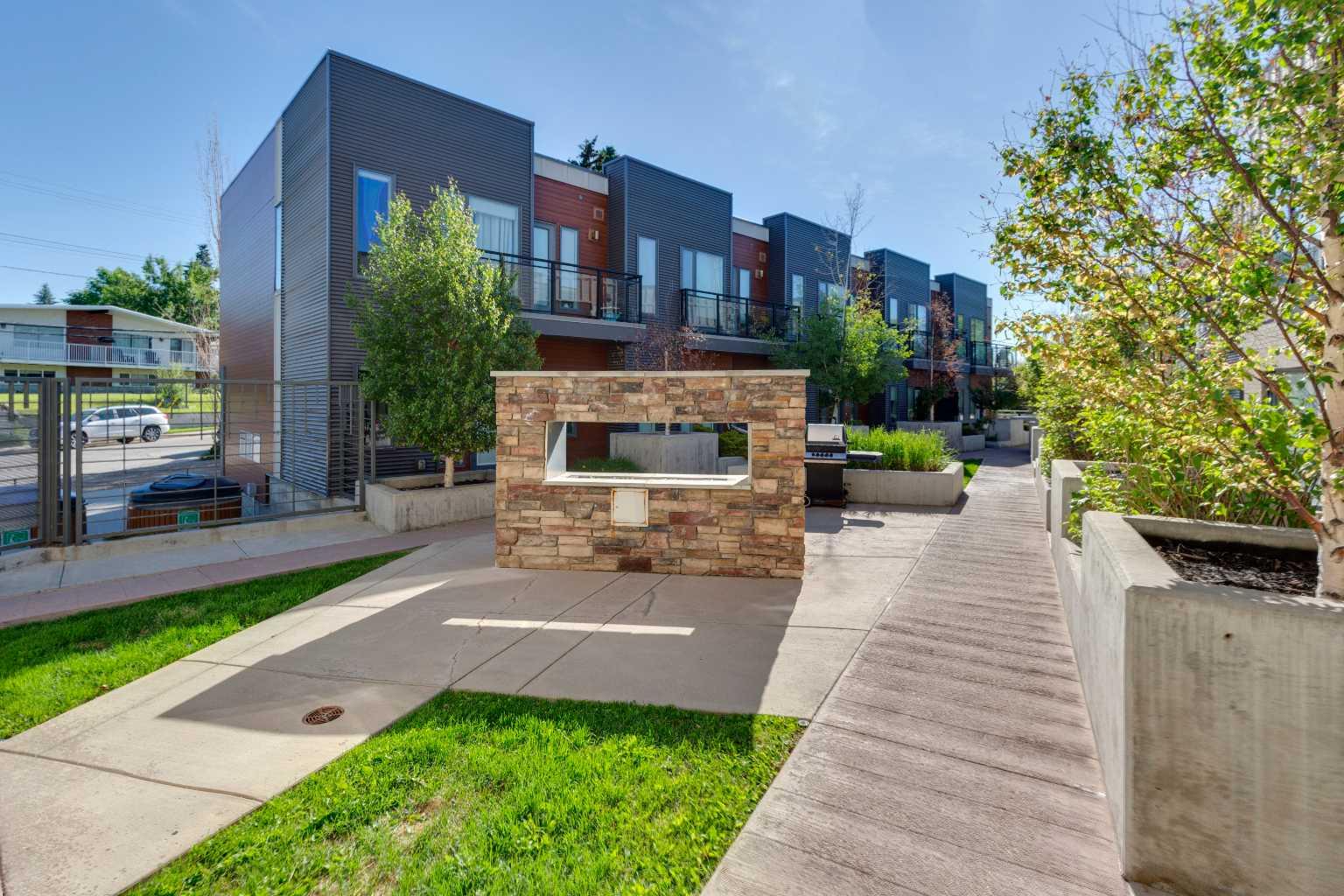 310, 93 34 Avenue SW