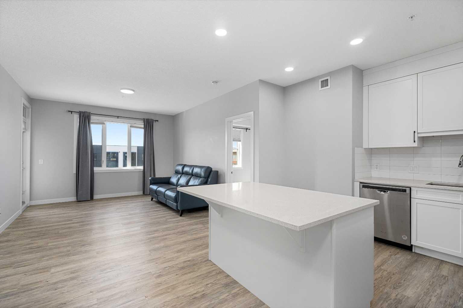 3308, 80 Greenbriar Place NW