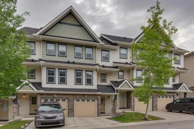 55 Panatella Road NW