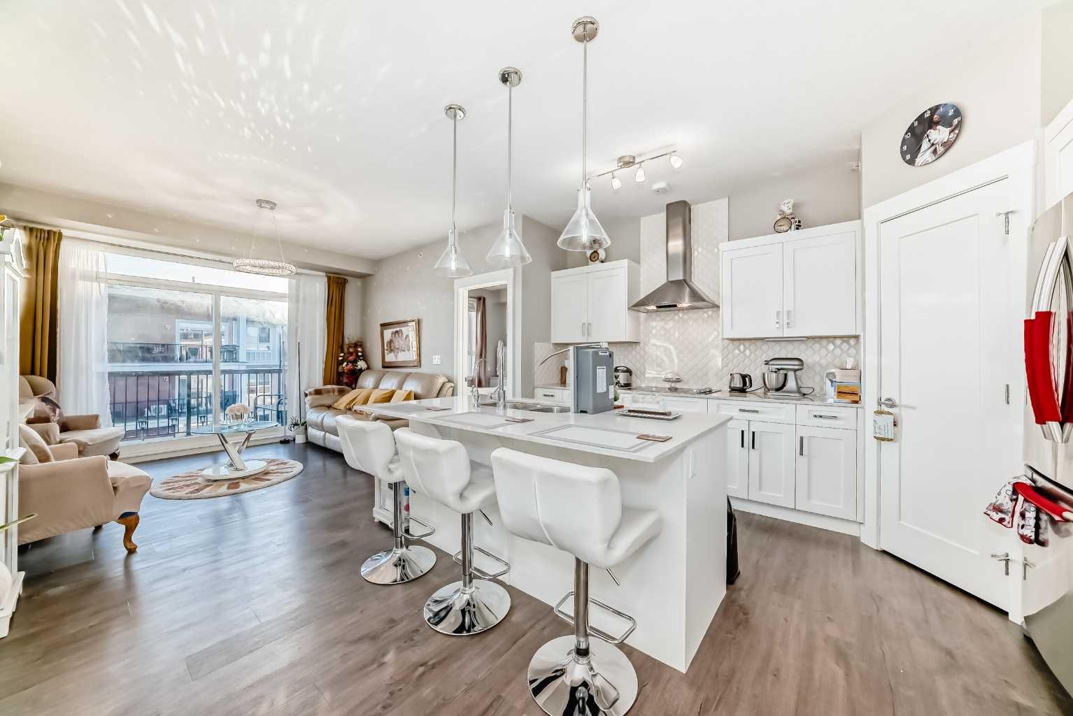 405, 10 Walgrove  SE
