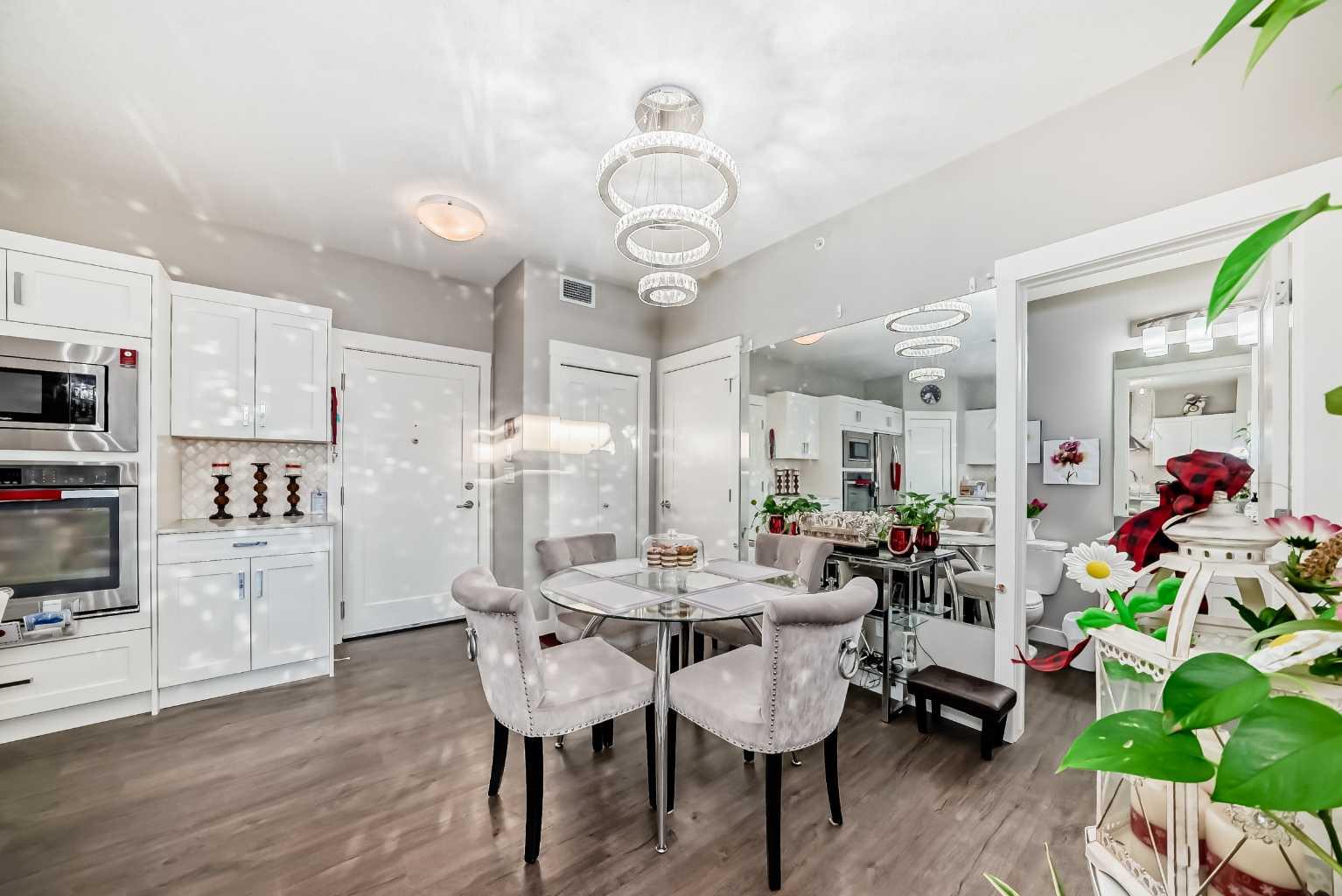 405, 10 Walgrove  SE