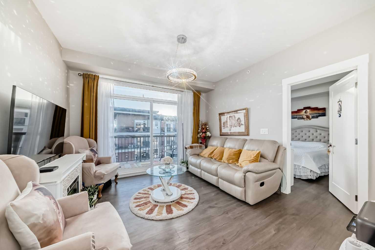 405, 10 Walgrove  SE