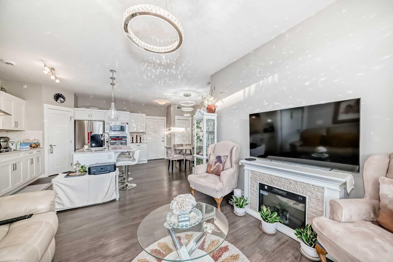 405, 10 Walgrove  SE