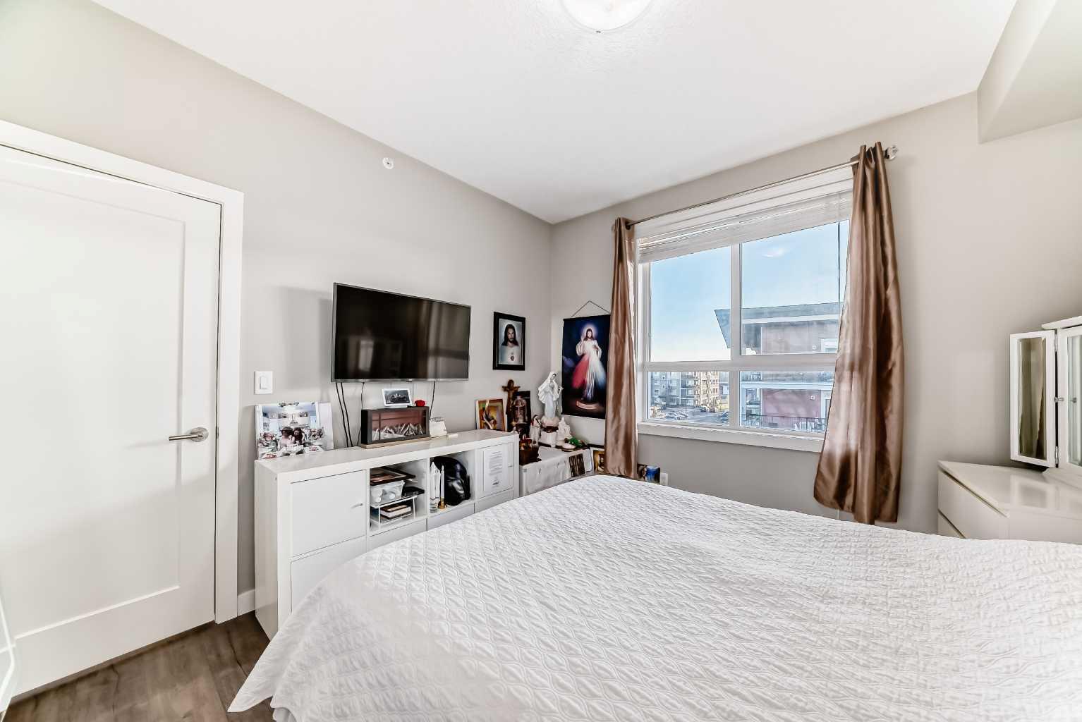 405, 10 Walgrove  SE
