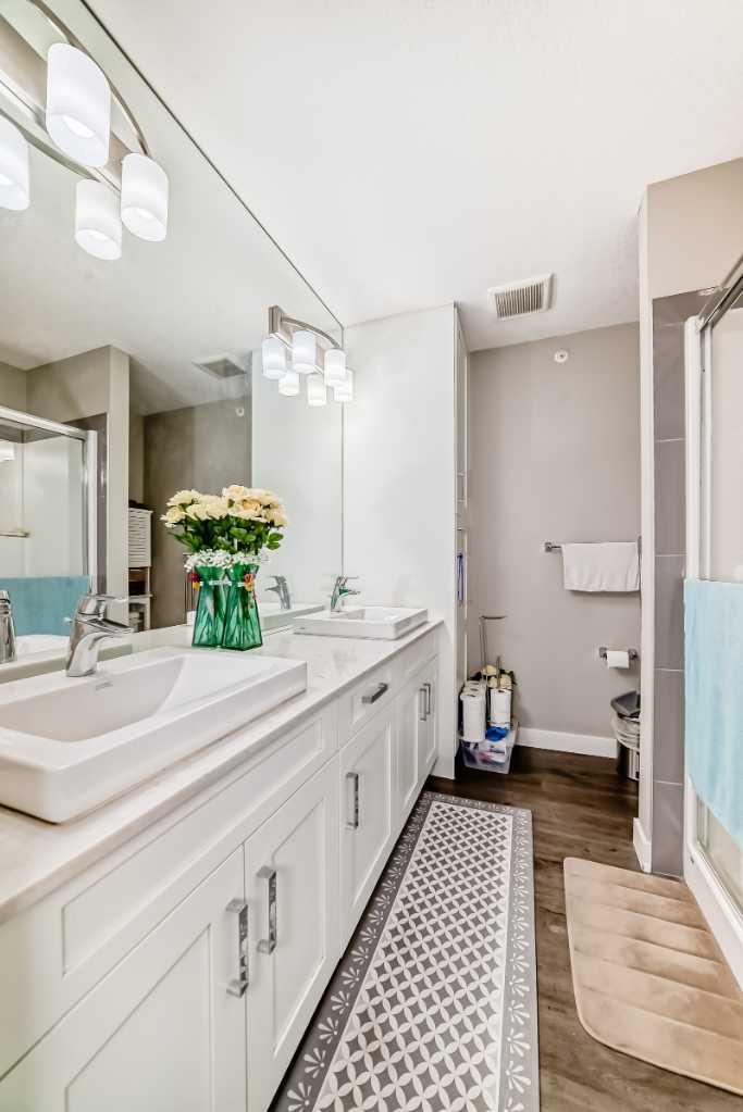 405, 10 Walgrove  SE