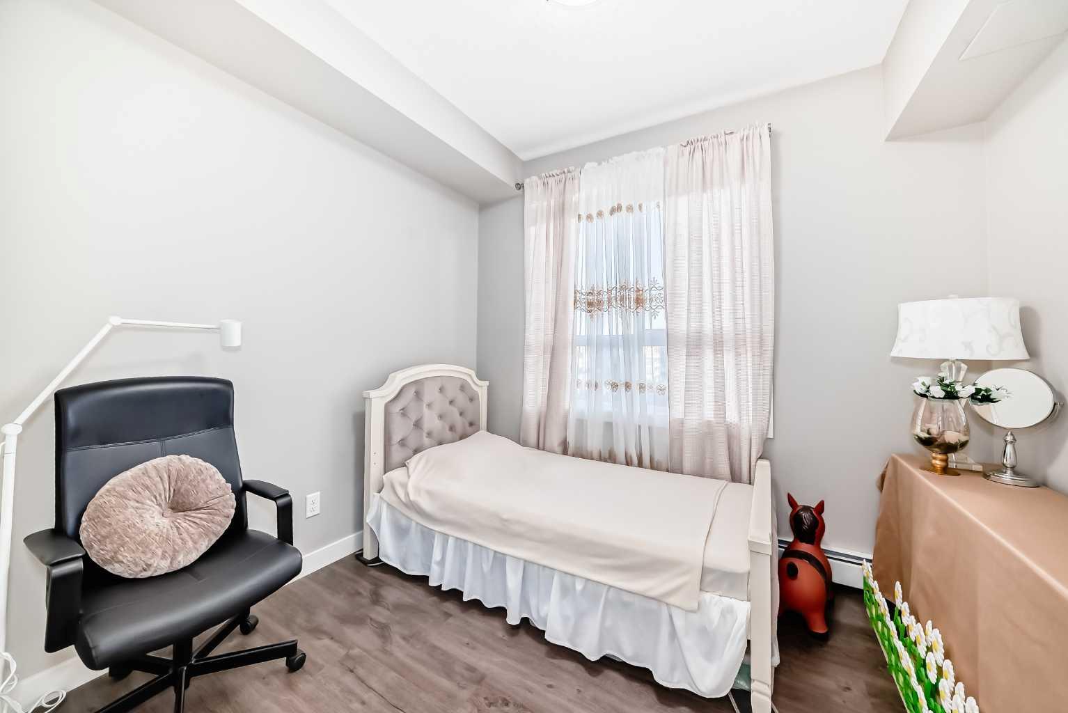 405, 10 Walgrove  SE