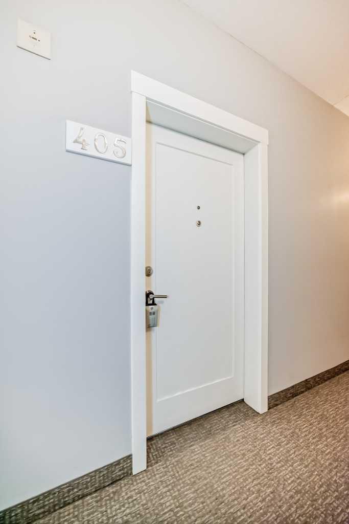 405, 10 Walgrove  SE