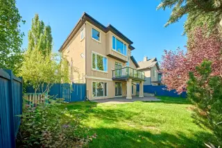 32 Evercreek Bluffs Crescent SW