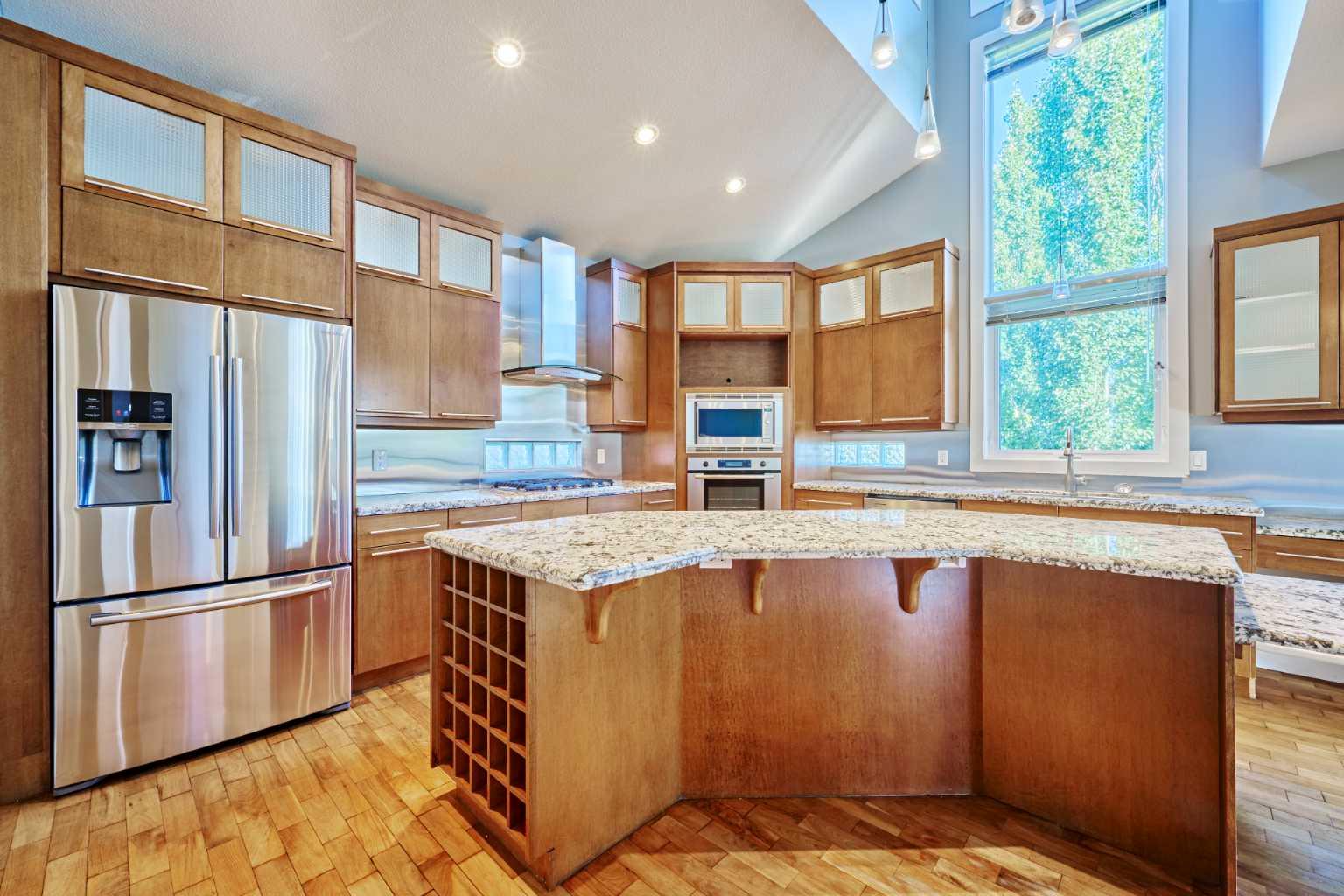 32 Evercreek Bluffs Crescent SW