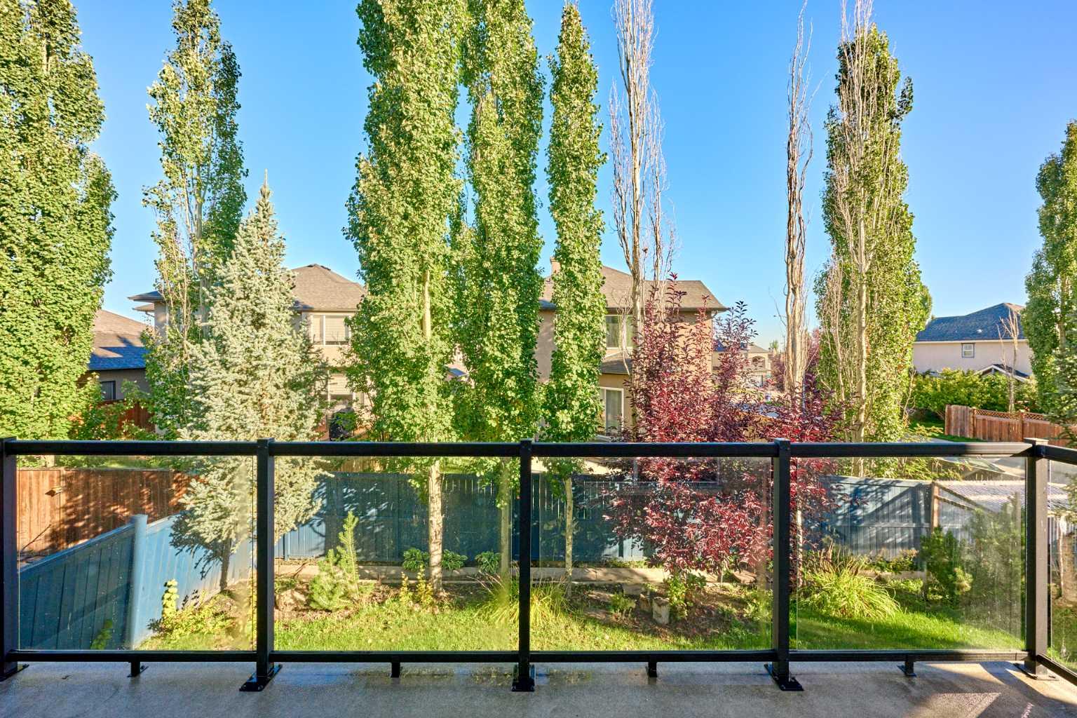 32 Evercreek Bluffs Crescent SW