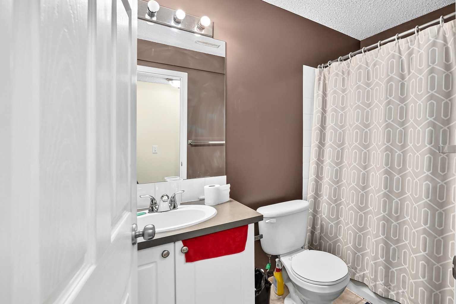 1062 Bridlemeadows Manor SW