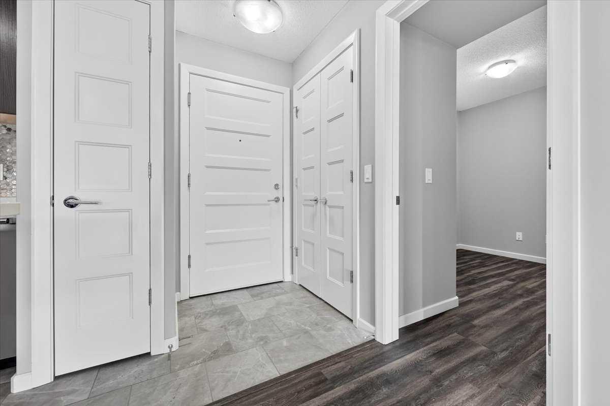 2308, 10 Market Boulevard SE