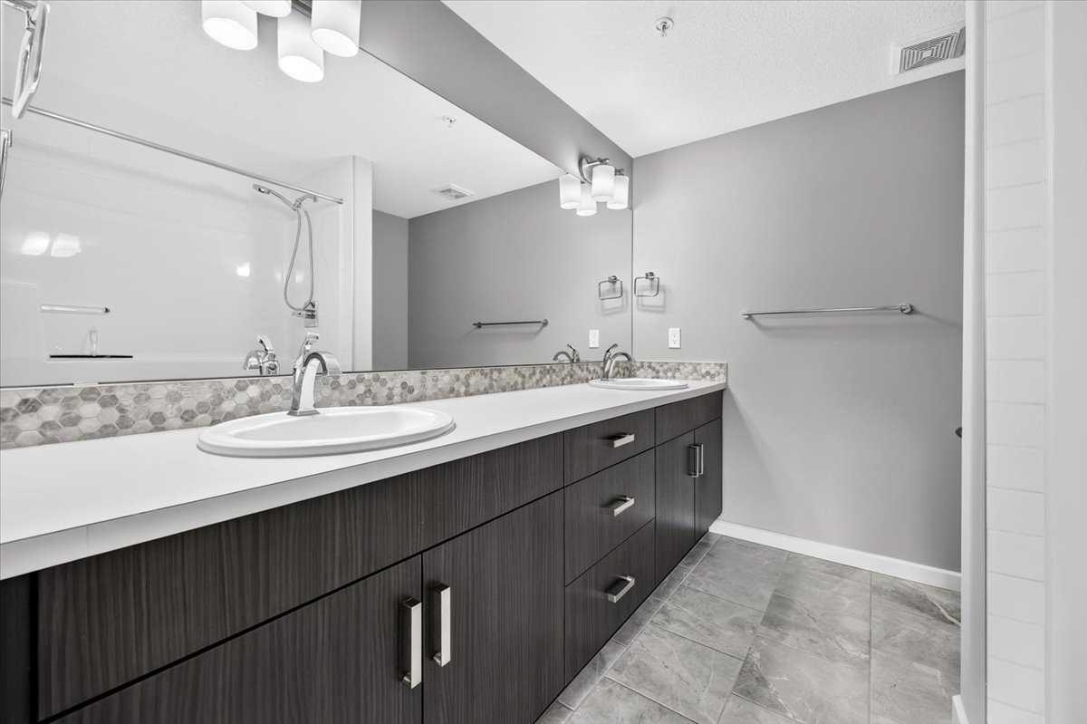 2308, 10 Market Boulevard SE