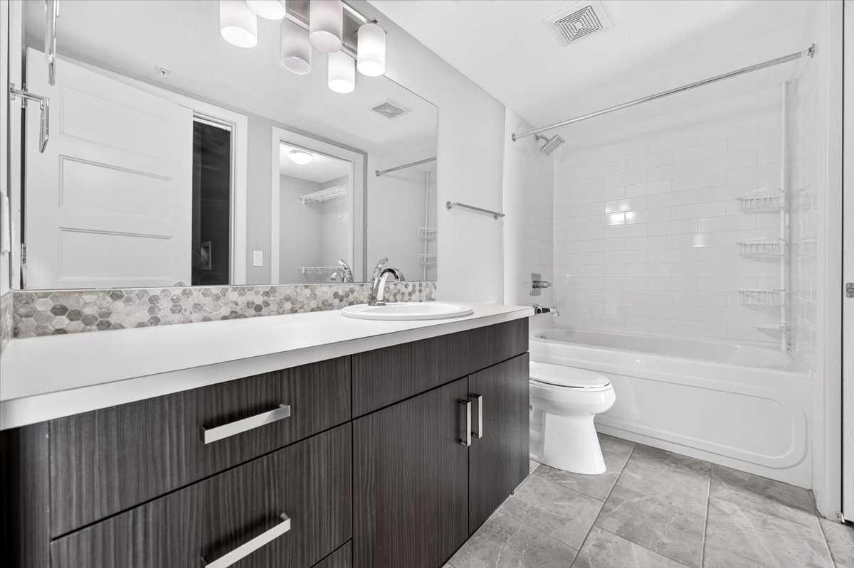 2308, 10 Market Boulevard SE