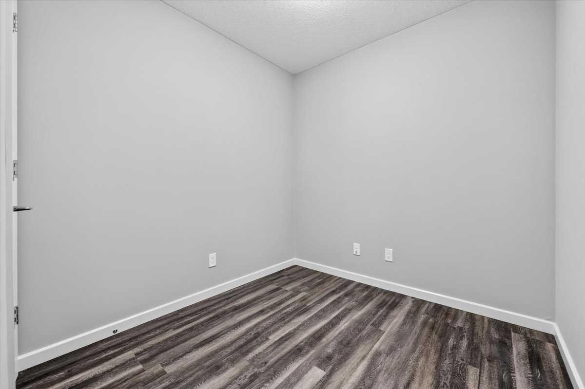 2308, 10 Market Boulevard SE