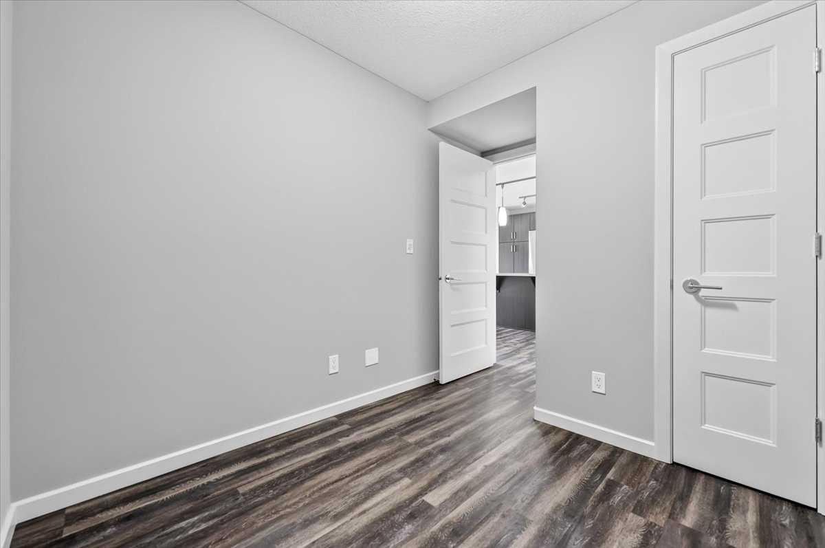 2308, 10 Market Boulevard SE