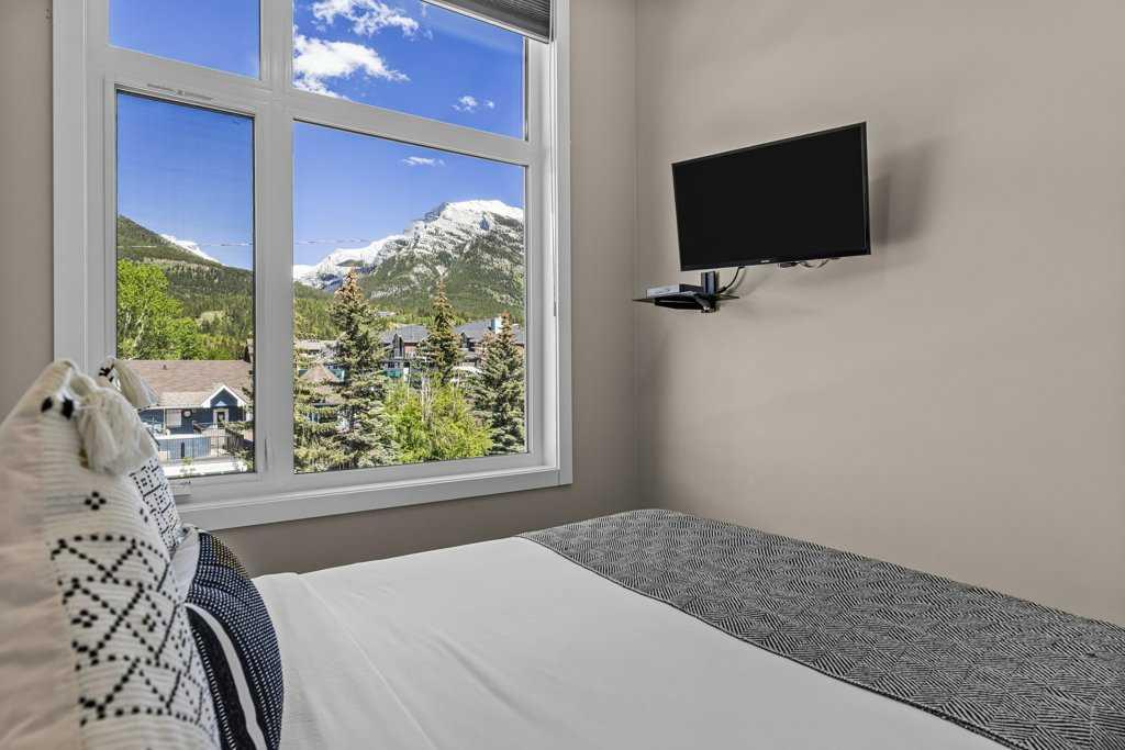 104, 1106 Bow Valley Trail 