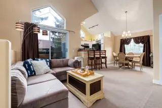 702, 1997 Sirocco Drive SW