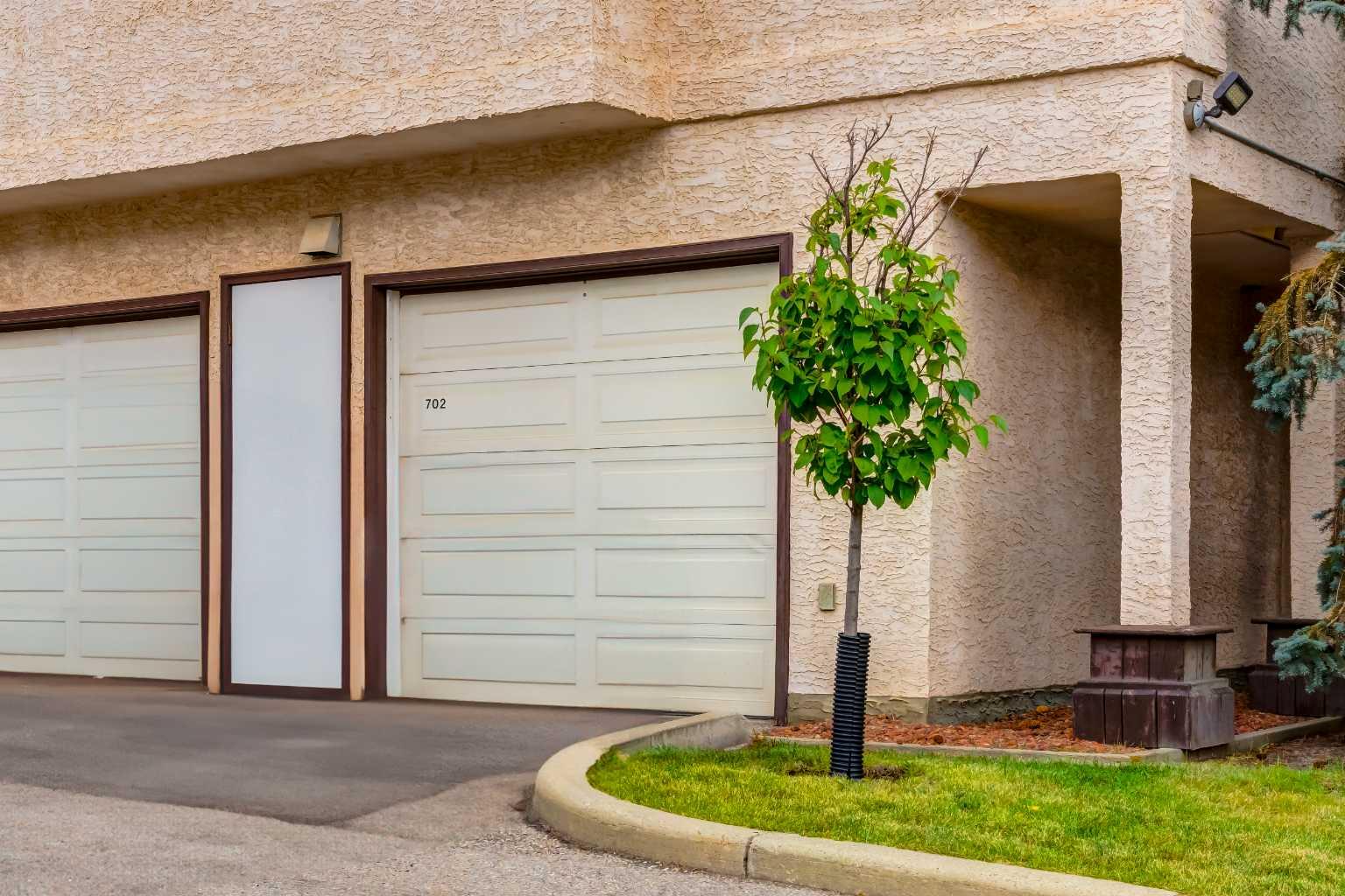 702, 1997 Sirocco Drive SW